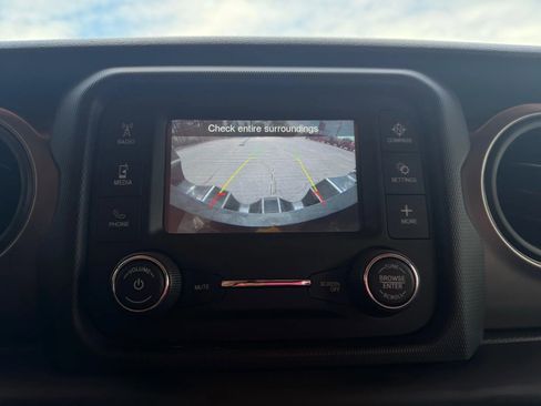 Used 2018 Jeep Wrangler Unlimited Sport S image 22