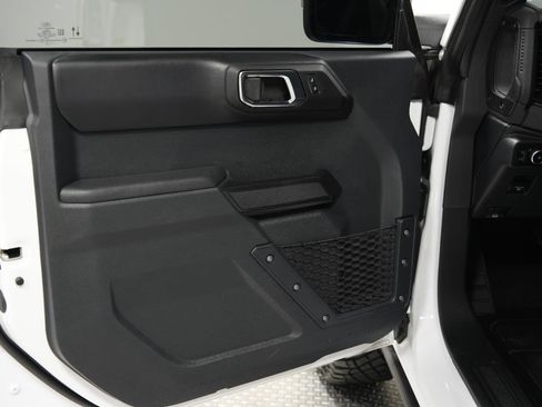 Used 2025 Ford Bronco Badlands image 23