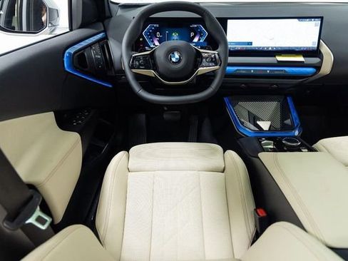Certified 2025 BMW X3 xDrive30i w/ Premium Package AWD/4WD image 3