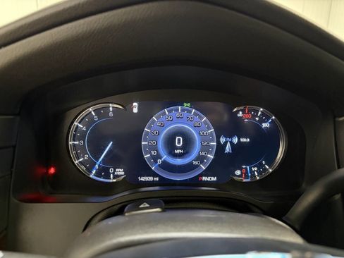 Used 2016 Cadillac Escalade Luxury image 14