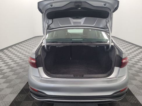Used 2024 Volkswagen Jetta SE FWD image 29