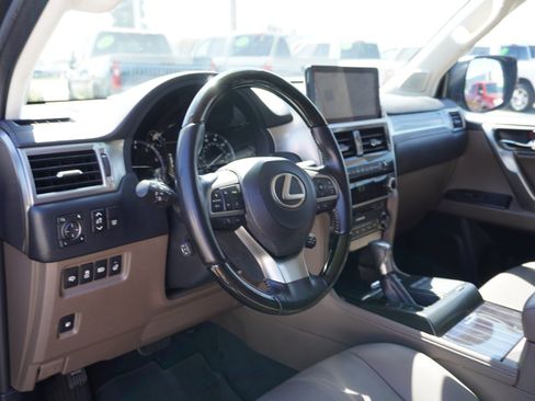 Used 2022 Lexus GX 460 Premium w/ Premium Package AWD/4WD image 22