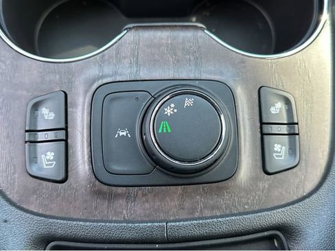 Certified 2023 GMC Acadia Denali FWD image 21