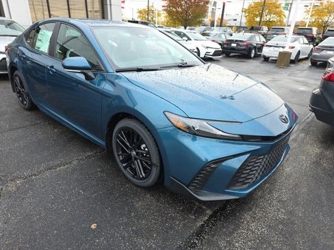 New 2026 Toyota Camry SE image 1