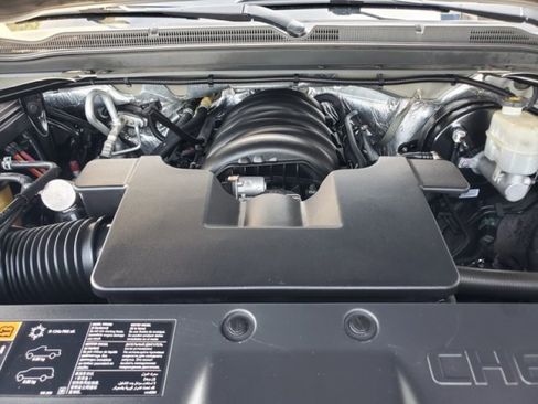 Used 2015 Chevrolet Suburban LTZ RWD image 40
