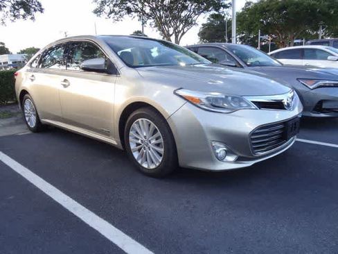 Used 2014 Toyota Avalon Limited FWD image 3