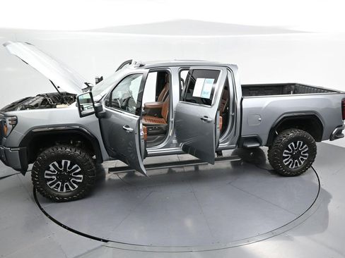 Used 2024 GMC Sierra 3500 Denali Ultimate AWD/4WD image 44