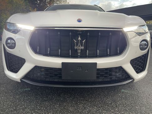 Used 2021 Maserati Levante image 22