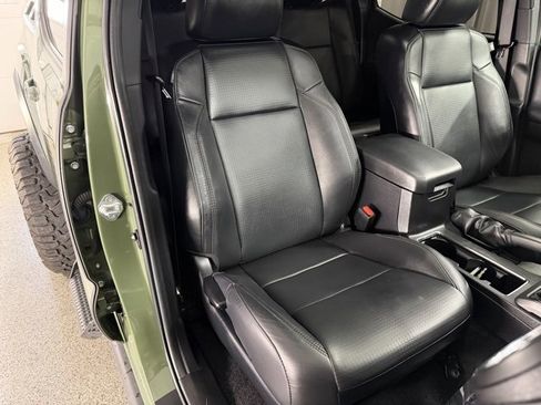 Used 2022 Toyota Tacoma TRD Off-Road image 22