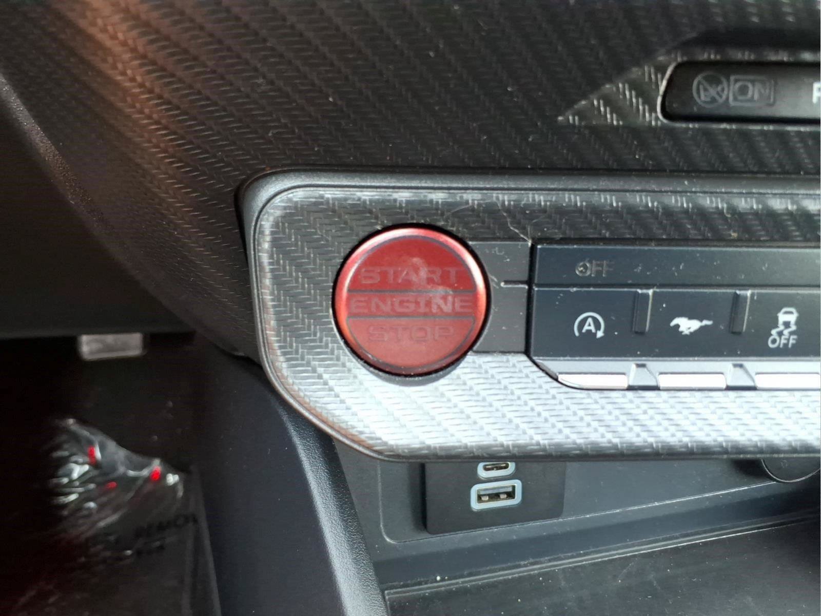 Used 2025 Ford Mustang Premium RWD image 27