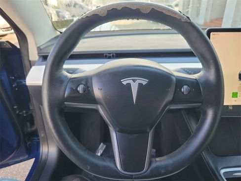 Used 2023 Tesla Model 3 Standard Range image 16