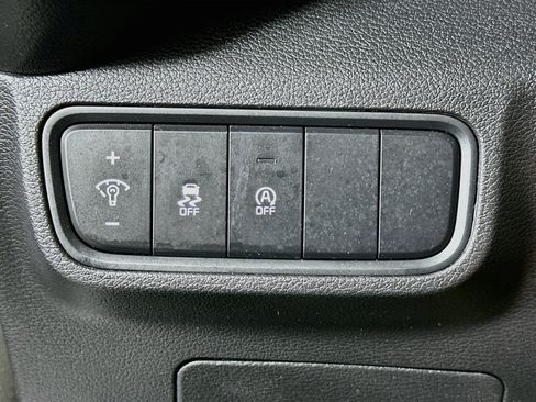 Used 2024 Kia Soul LX w/ Option Group 015 FWD image 17