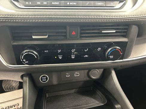 Used 2023 Nissan Rogue S image 16