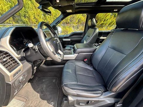 Used 2019 Ford F150 Lariat image 32