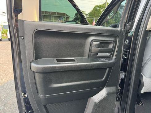 Used 2018 RAM 1500 Express AWD/4WD image 11