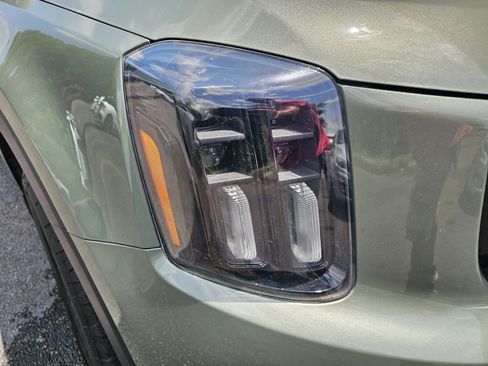 Used 2024 Kia Telluride SX Prestige X-Pro AWD/4WD image 4