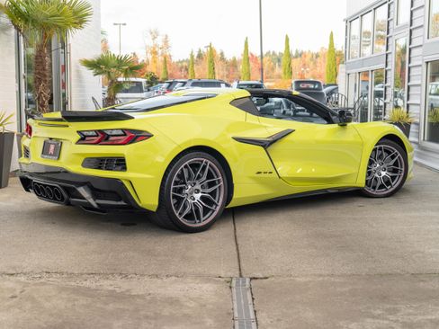 Used 2023 Chevrolet Corvette Z06 w/ Stealth Interior Trim Package image 7