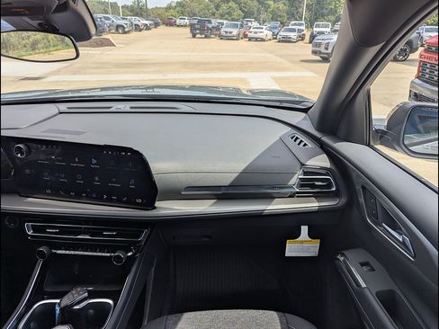 New 2027 Chevrolet Traverse LT w/ Midnight/Sport Edition FWD image 4
