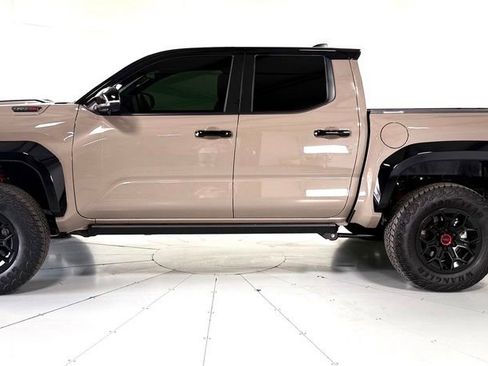 Used 2025 Toyota Tacoma TRD Pro AWD/4WD image 8