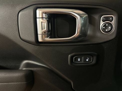 New 2025 Jeep Wrangler Rubicon w/ Xtreme 35 Tire Package image 10