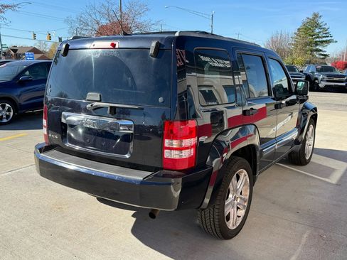Used 2011 Jeep Liberty Sport image 3
