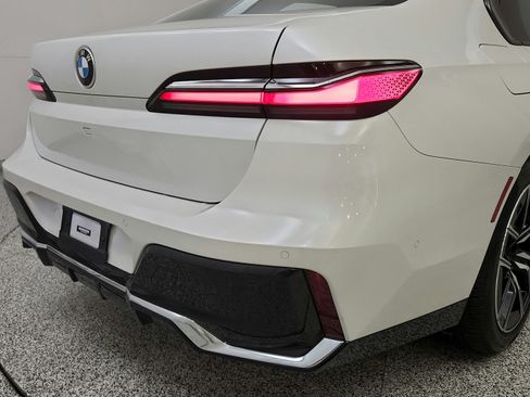 Used 2023 BMW 740i RWD image 32