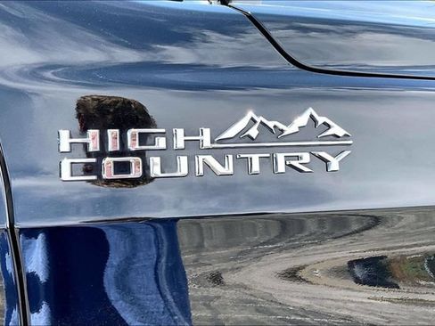 Used 2022 Chevrolet Tahoe High Country AWD/4WD image 24