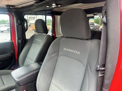 Used 2020 Jeep Wrangler Unlimited Sahara image 17
