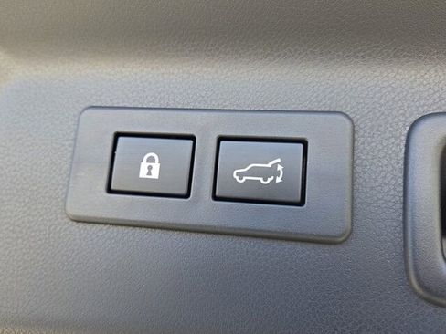 Used 2025 Subaru Forester Limited image 15