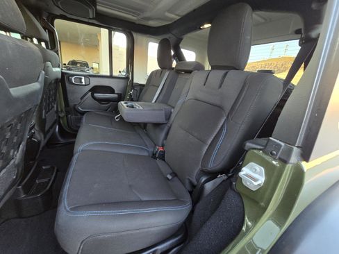 Used 2023 Jeep Wrangler Unlimited Rubicon 4xe w/ Cold Weather Group AWD/4WD image 17