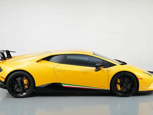 Used 2018 Lamborghini Huracan Performante image 50