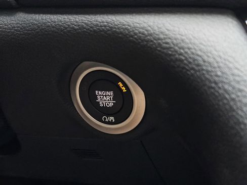 New 2026 Chrysler Pacifica Select image 21