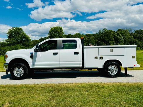 Used 2022 Ford F250 XL w/ Power Equipment Group AWD/4WD image 3