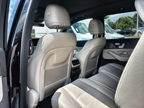 Used 2023 Mercedes-Benz GLS 450 4MATIC image 18