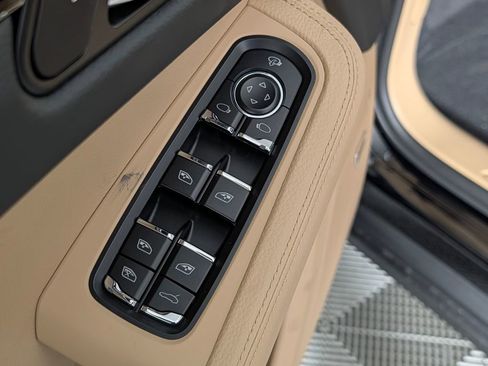 New 2026 Porsche Macan image 27