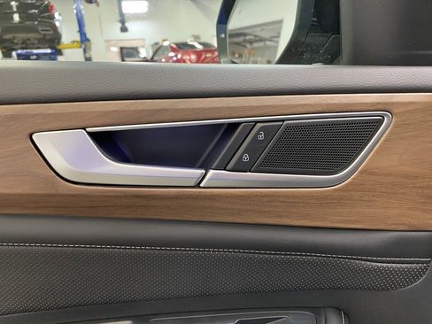 Used 2024 Volkswagen Atlas SE image 30