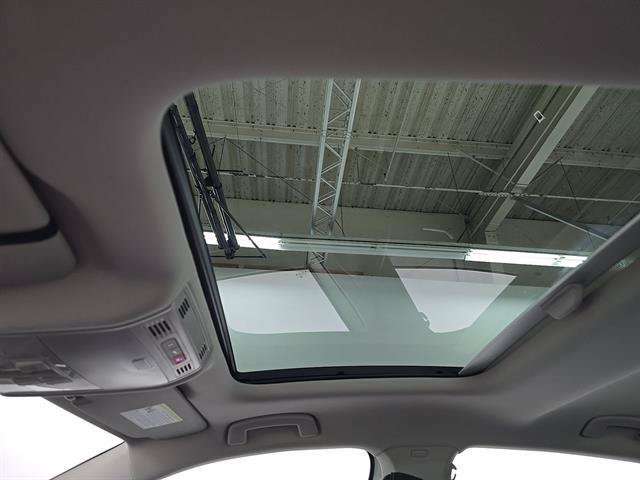 Used 2024 Volkswagen Jetta SE w/ Panoramic Sunroof Package FWD image 13