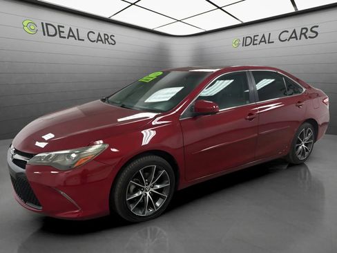 Used 2016 Toyota Camry XSE FWD image 1