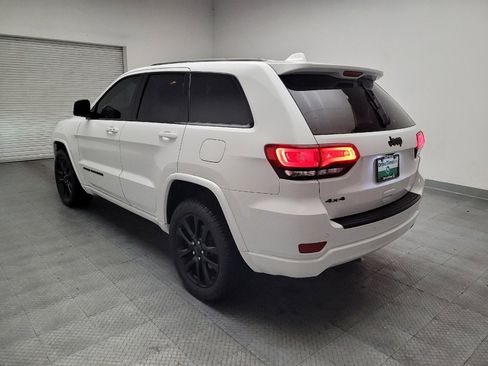 Used 2020 Jeep Grand Cherokee Altitude AWD/4WD image 5