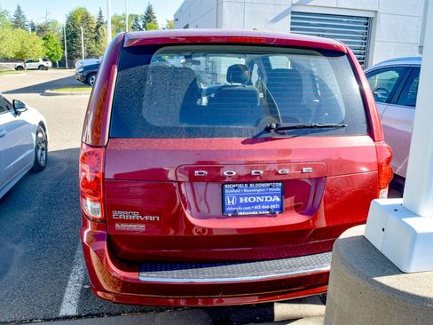 Used 2016 Dodge Grand Caravan American Value Package FWD image 16