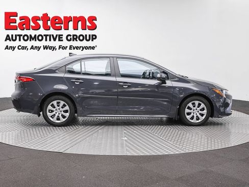Used 2025 Toyota Corolla LE FWD image 4