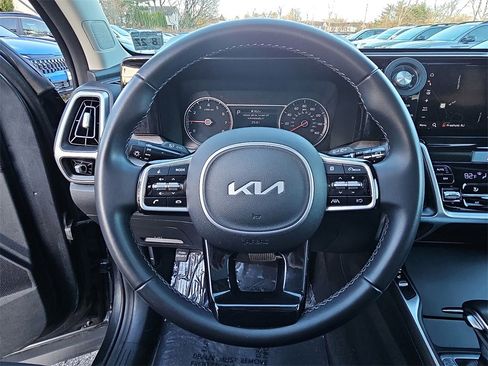 Certified 2022 Kia Sorento S w/ Panoramic Sunroof Package image 22