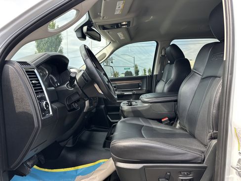 Used 2018 RAM 2500 Laramie w/ Convenience Group image 10