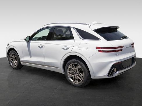 Used 2025 Genesis GV70 2.5T AWD/4WD image 5