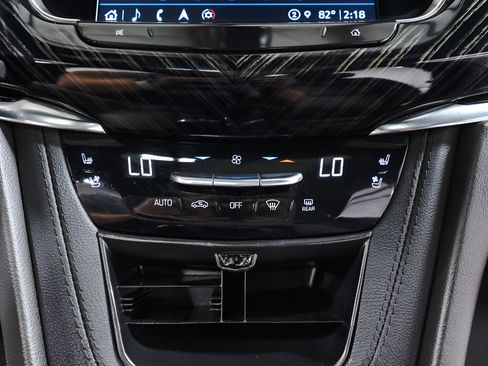 Used 2023 Cadillac XT6 Premium Luxury FWD image 16