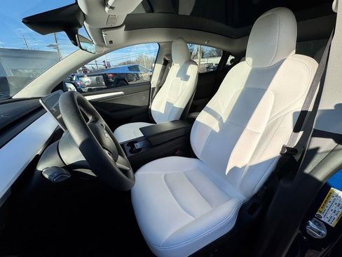 Used 2023 Tesla Model Y Long Range image 12