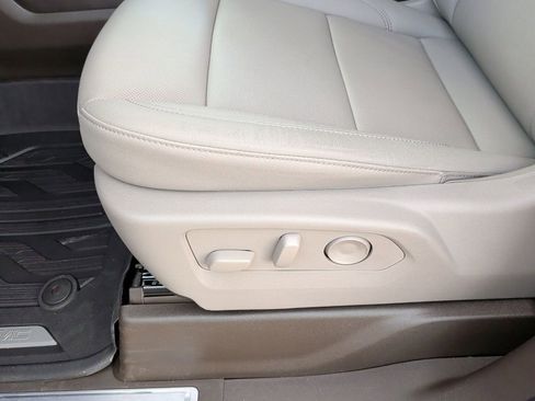 New 2026 GMC Sierra 1500 SLT image 14