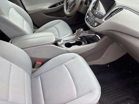 Used 2016 Chevrolet Malibu LT image 38