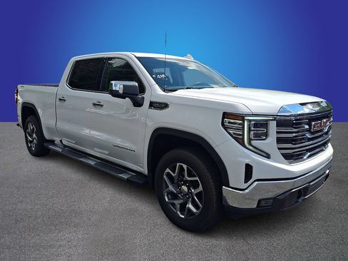 Used 2024 GMC Sierra 1500 SLT AWD/4WD image 3