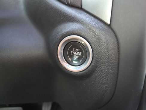 Used 2020 Chevrolet Silverado 1500 RST AWD/4WD image 9